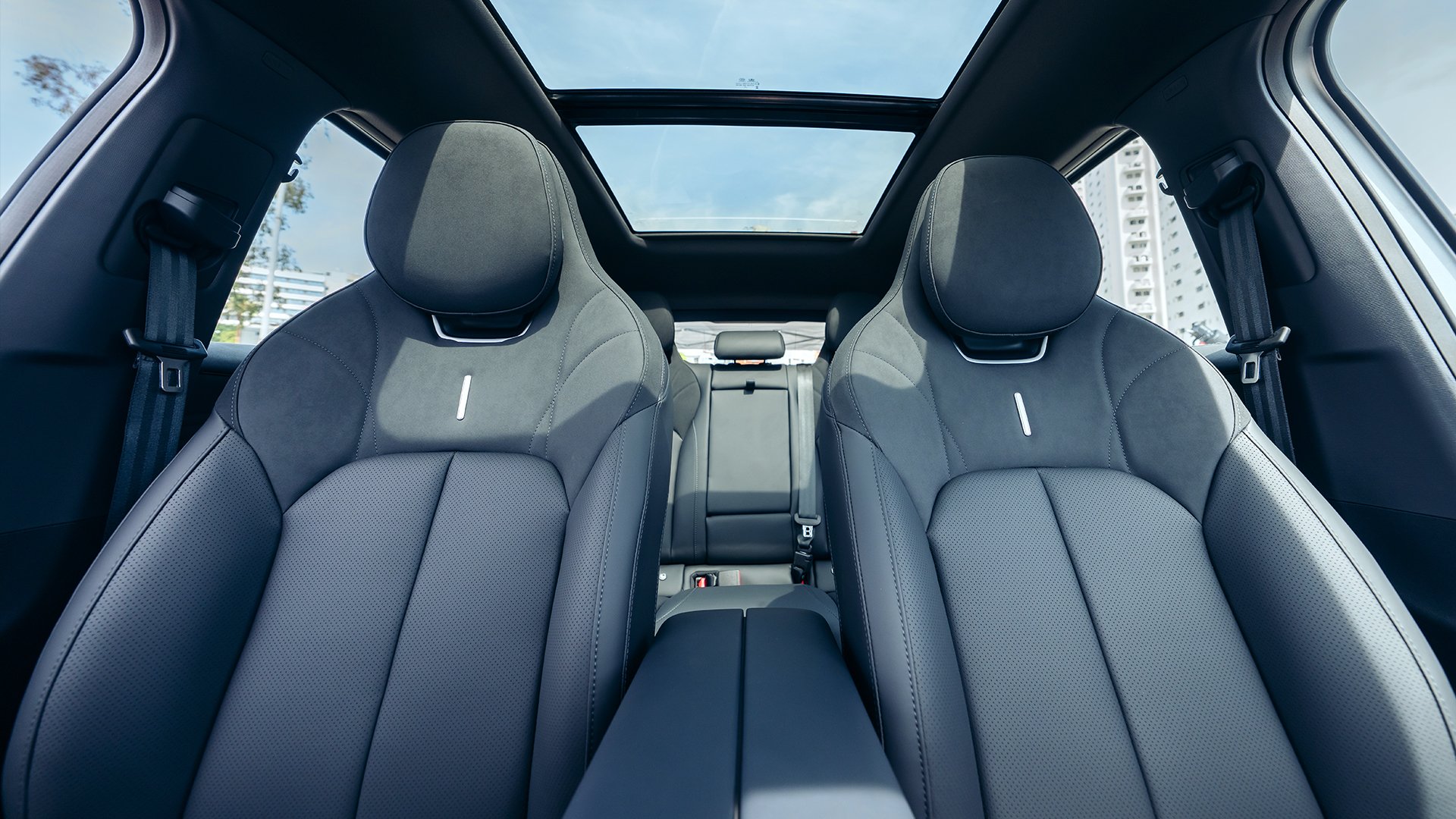 Sistema exclusivo com 8 airbags.